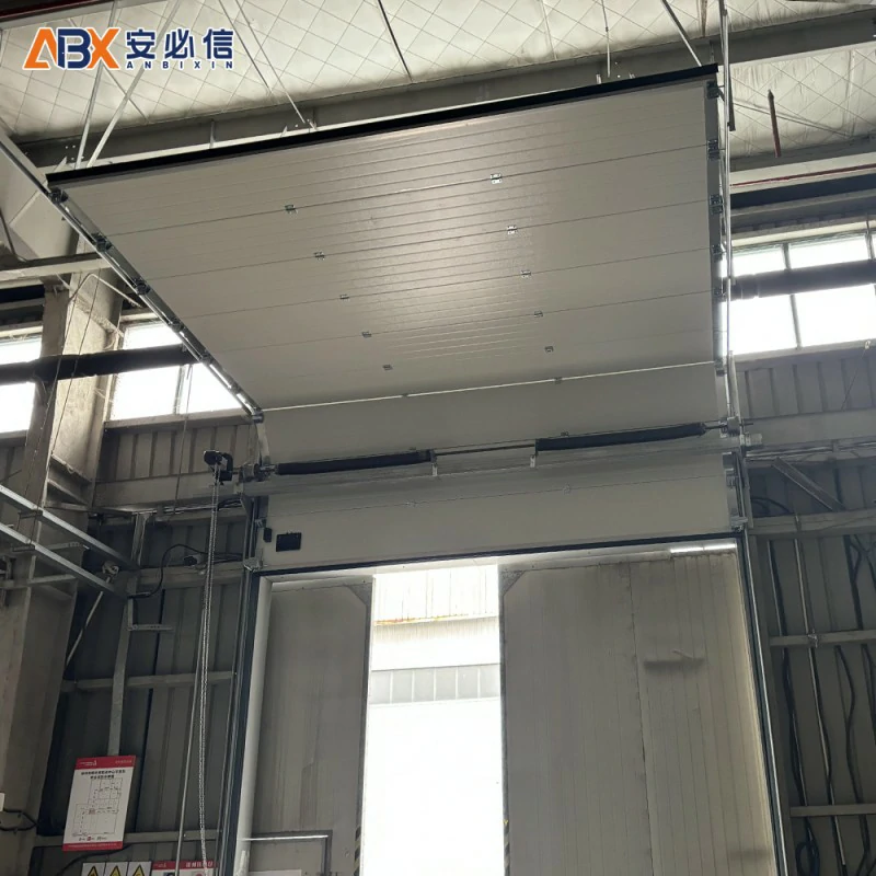 四平钢质提升门